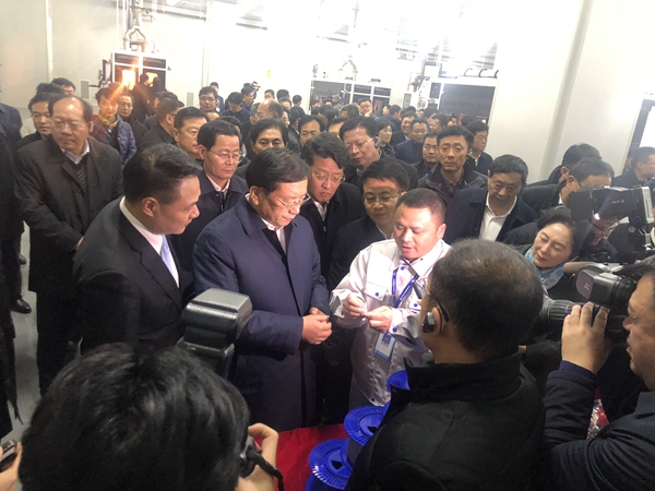 省委常委、市委書記王忠林到濟南新材料產(chǎn)業(yè)園區(qū)觀摩評議富通光纖預(yù)制棒（一期）項目